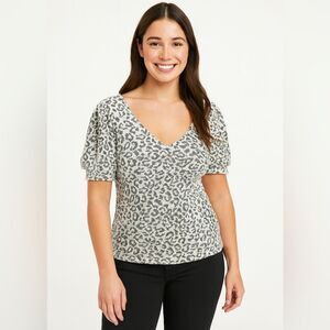Belldini Short Sleeve Leopard Print Blouse M